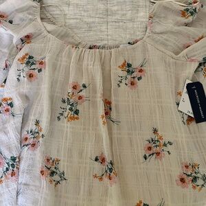 Melrose and Market Floral Top Size Medium